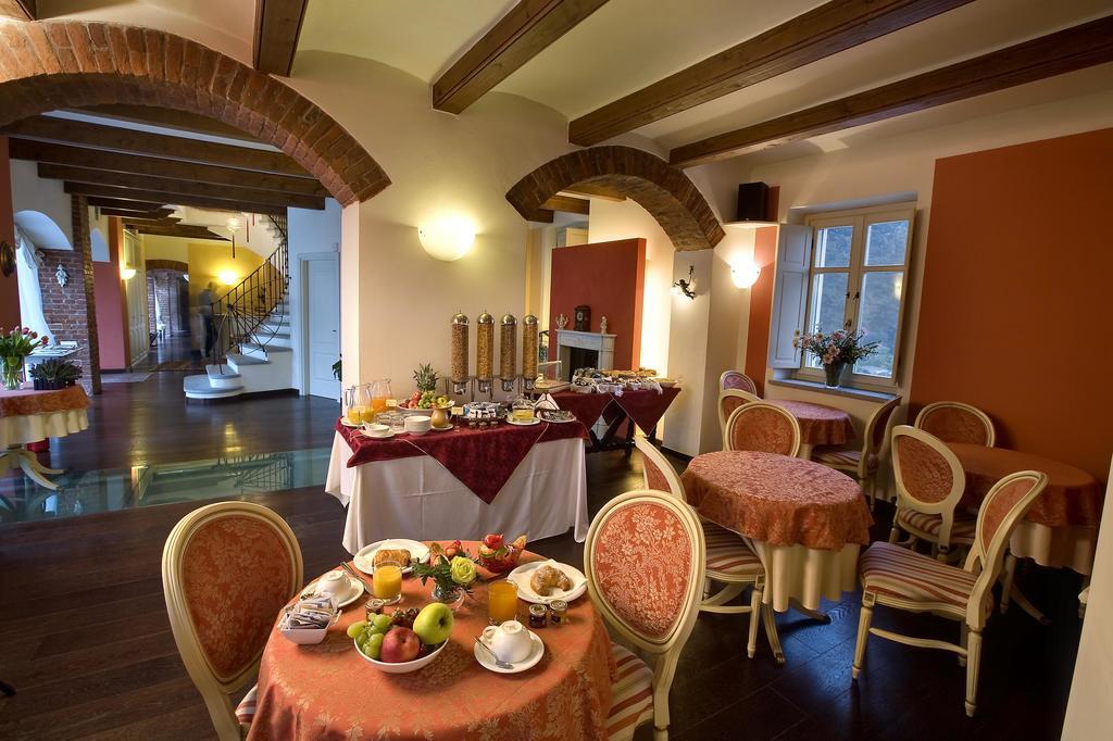Cascina Di Corte Hotel